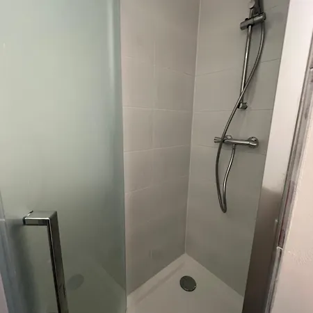 Lägenhet De 110 M2 Equipe Et Confortable